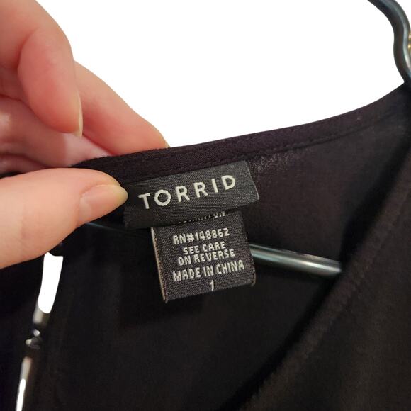 Torrid Long Sleeve Peasant Blouse Black Top Grommets Casual Streetwear Goth 1X - Picture 7 of 8